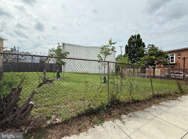 614 E ELEVENTH STREET, WILMINGTON, DE 19801