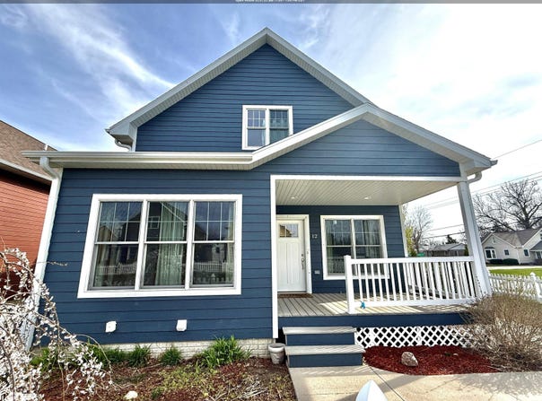 12 Garden Cottage Lane, Grinnell, IA 50112