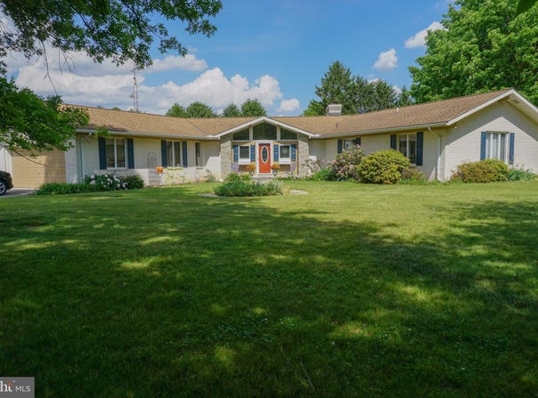 389 BASEHOAR Road, LITTLESTOWN, PA 17340