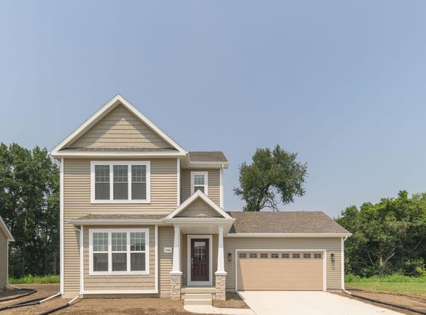 2560 Water Lily Circle, Sun Prairie, WI 53590