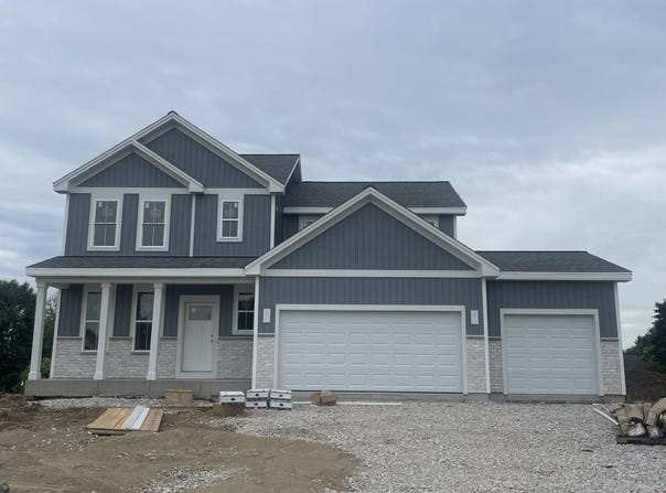 W168n10195 Bittersweet Trl, Germantown, WI 53022