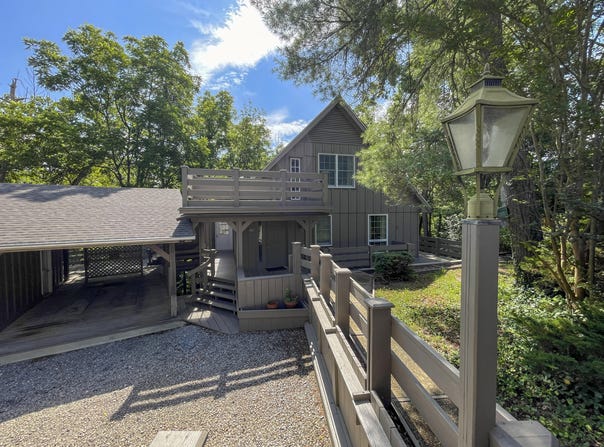 612  & 610 Stonewall St, Lexington, VA 24450