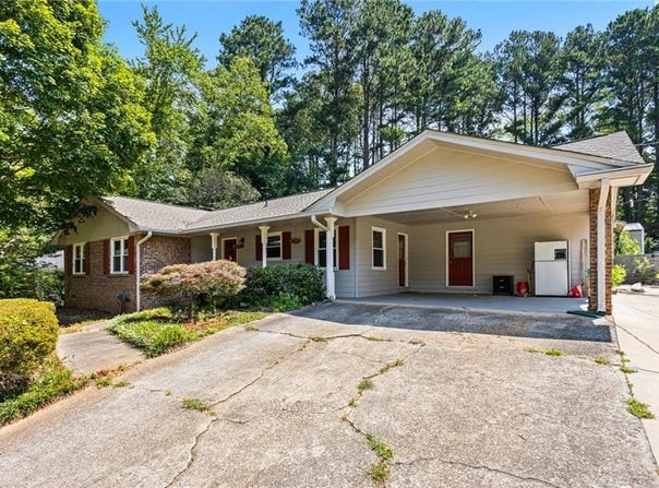 824 Hickory Ridge Road SW, Lilburn, GA 30047