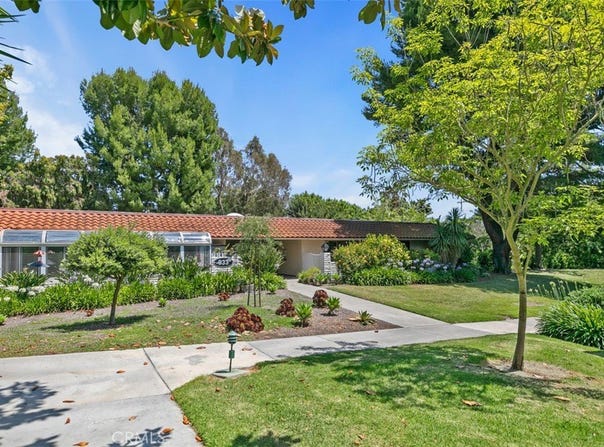 933 Avenida Majorca, Laguna Woods, CA 92637