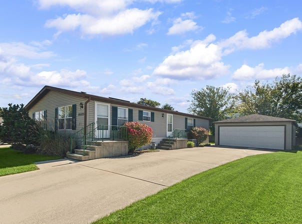 10825 W Gateway Drive, Frankfort, IL 60423