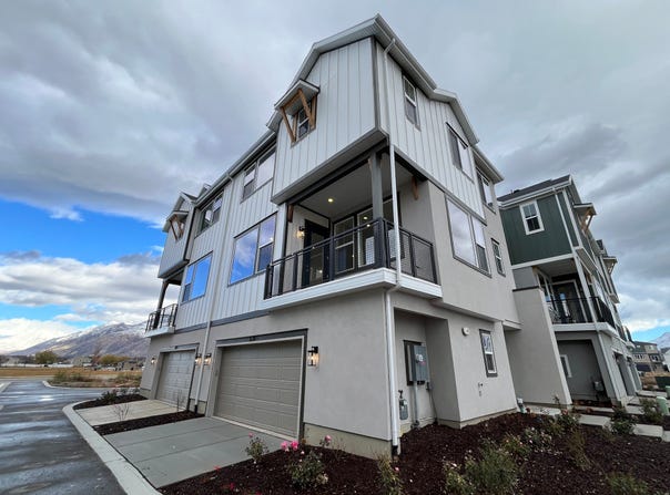 896 W HUNTINGTON RIVER Dr S, Springville, UT 84663