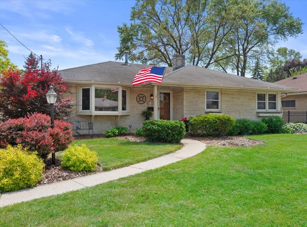 7101 W Tripoli Ave, Milwaukee, WI 53220