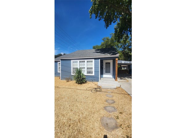 608 W Baldridge Street, Ennis, TX 75119