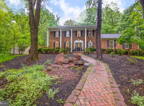 11923 FALLEN HOLLY COURT, GREAT FALLS, VA 22066