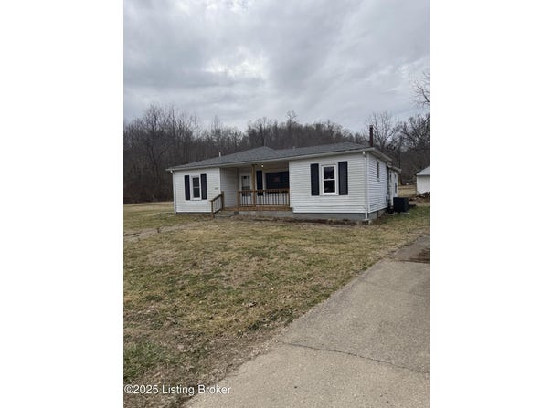 1435 Knob Creek Rd, Shepherdsville, KY 40165
