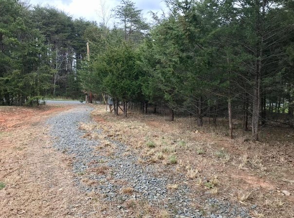 425 Belle Isle DR, Union Hall, VA 24176