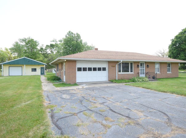 2473 S Mary's Lane, Rensselaer, IN 47978