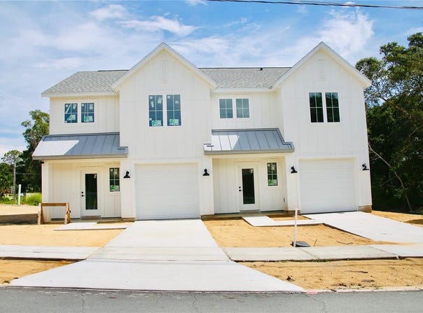 650 E LIBERTY AVENUE, MOUNT DORA, FL 32757
