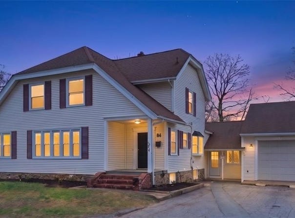 84 Crest Road, North Smithfield, RI 02896