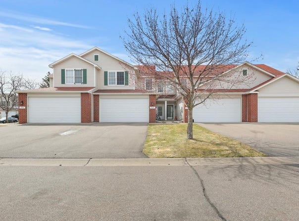 3905 Everest Lane N, Plymouth, MN 55446
