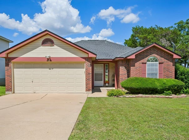 916 Moon Glow Dr, Leander, TX 78641