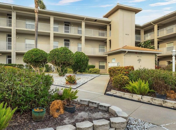 9630 CLUB SOUTH CIRCLE, SARASOTA, FL 34238