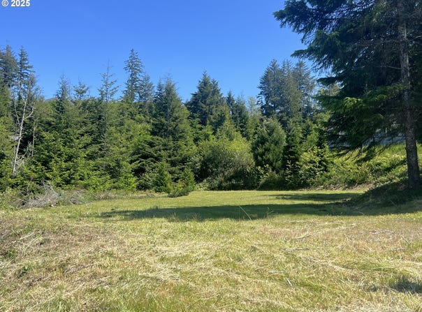 2261 Timberline Dr., Coos Bay, OR 97420