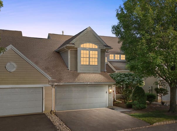 133 MARLBORO CIRCLE, STEWARTSVILLE, NJ 08886