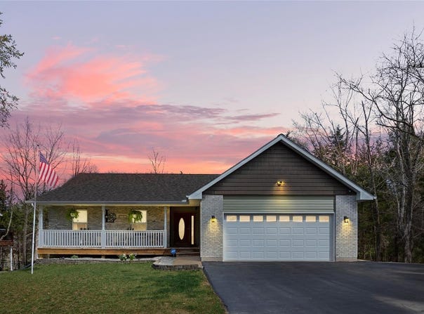 9818 Ridgecrest Drive, Hillsboro, MO 63050