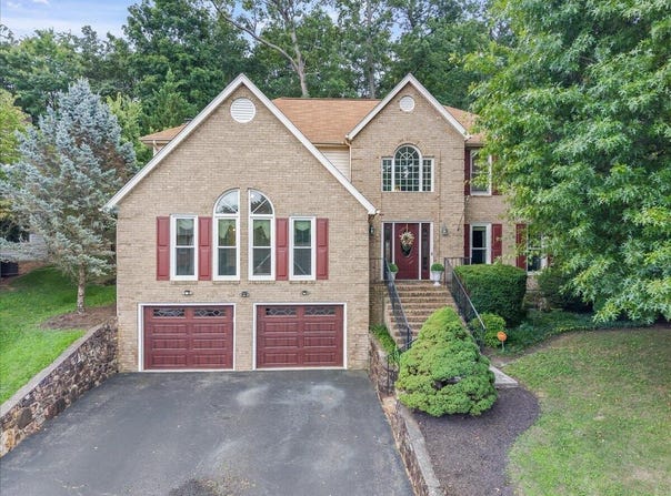 2138 Stone Mill Dr, Salem, VA 24153