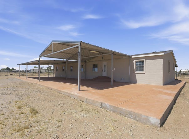 19 Saint Thomas Avenue, Los Lunas, NM 87031