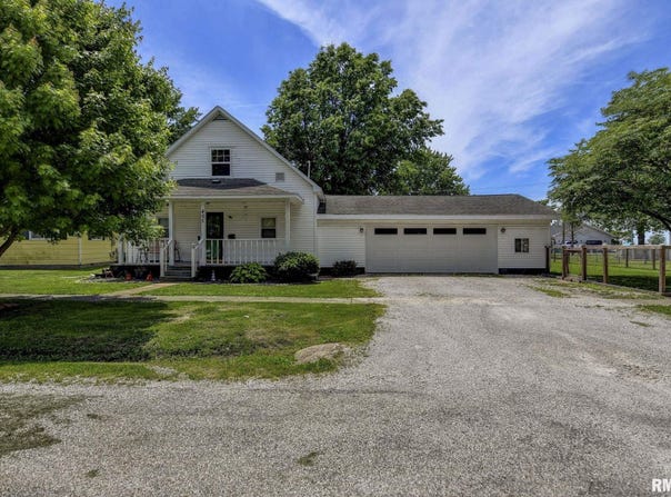 405 N VINE Street, Nokomis, IL 62075