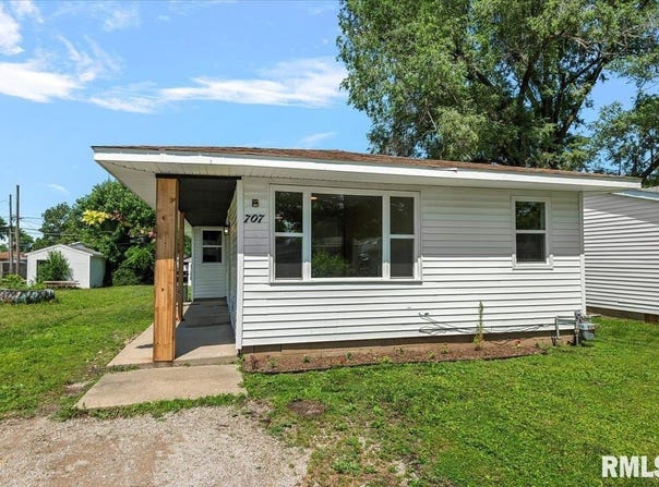 707 N ADAMS Street, Lincoln, IL 62656