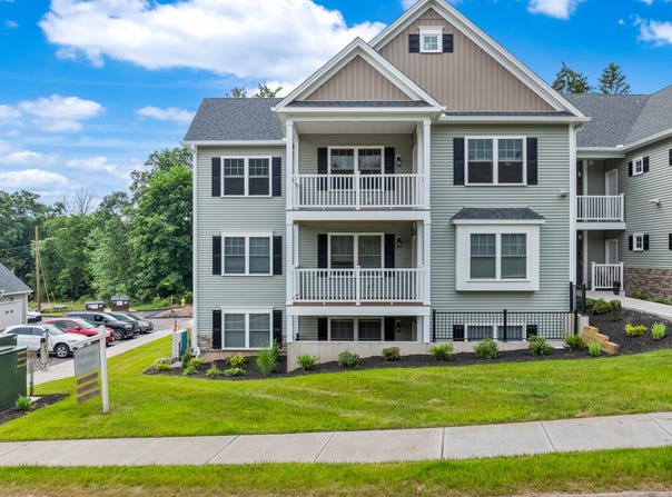 64 E Mitchell Avenue, Cheshire, CT 06410