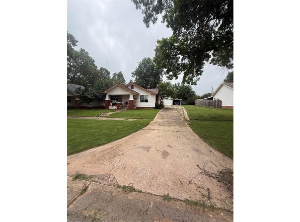 1522 S 9th Street, Chickasha, OK 73018