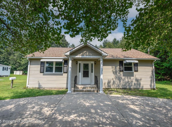 346 Dolph Street, Olyphant, PA 18447