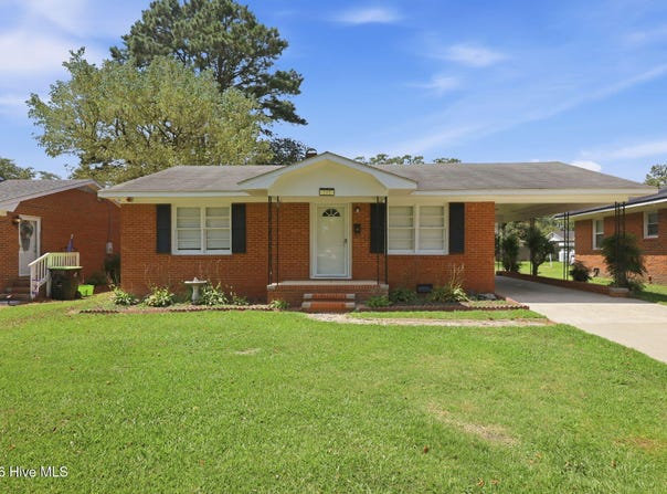 205 N Edgewood Avenue, Williamston, NC 27892