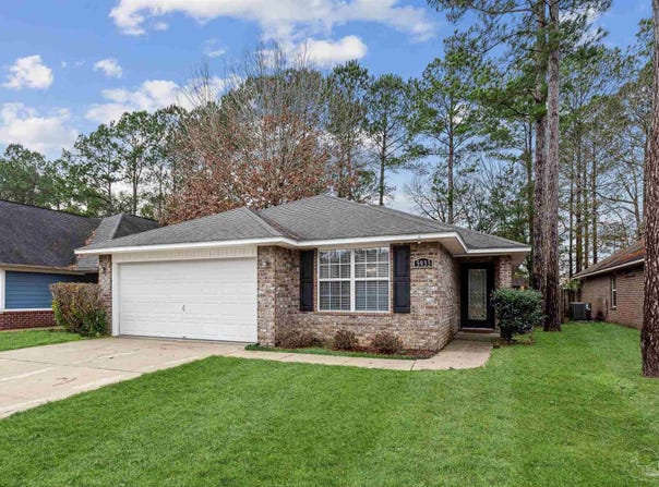 5933 Dunridge Dr, Pace, FL 32571
