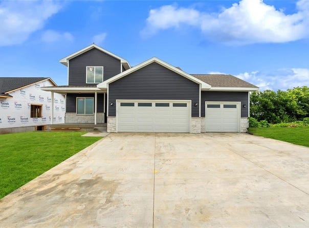 808 Crestview, Solon, IA 52333