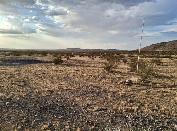 Mustang Trail. 042020210, Helendale, CA 92342