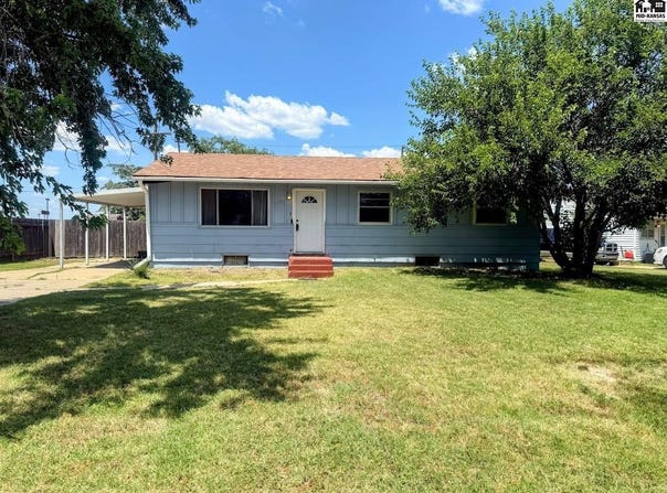 1504 E 9th Ave, Hutchinson, KS 67501