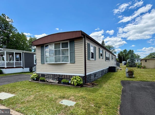 5510 GOLDEN Drive, MORRISVILLE, PA 19067