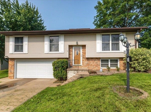 3160 Sequoia, Dubuque, IA 52003