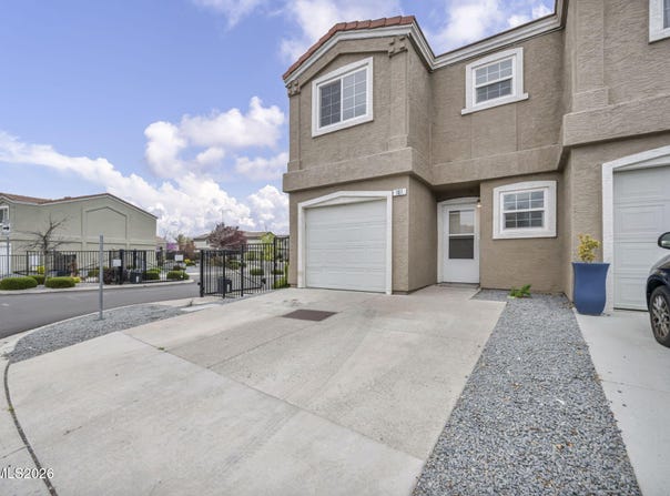 5695 Vista Luna Drive, Sparks, NV 89436