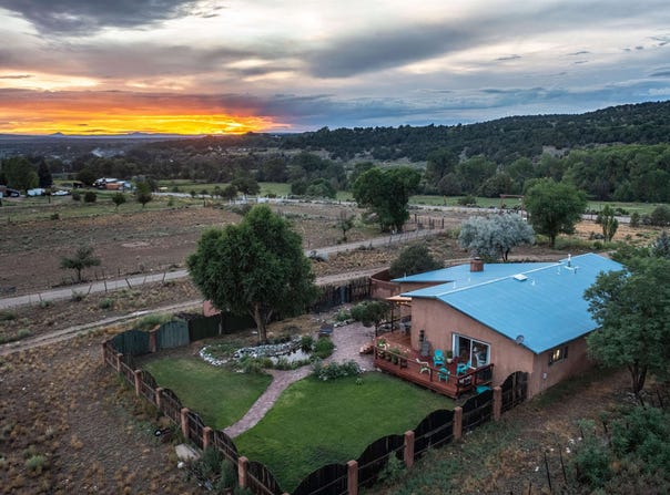 42 Hondo Seco Road A B, Arroyo Hondo, NM 87513