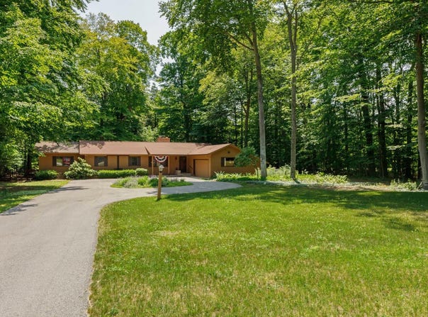 3862 N TRILLIUM DRIVE, LELAND, MI 49654