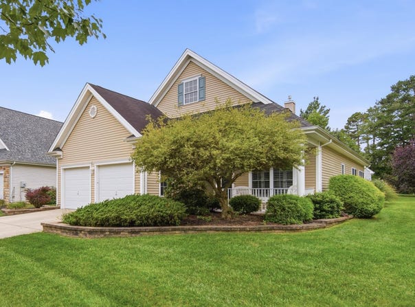 344 Sunflower Dr, Egg Harbor Township, NJ 08234