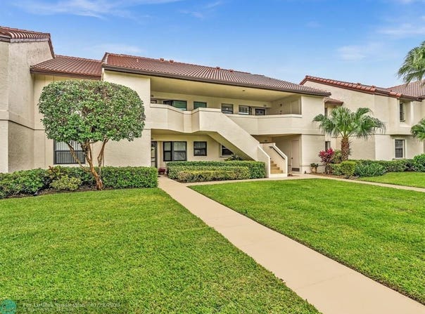5833 Parkwalk Dr, Boynton Beach, FL 33472