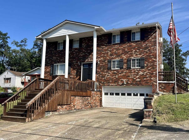 5010 West Pea Ridge Road, Huntington, WV 25705