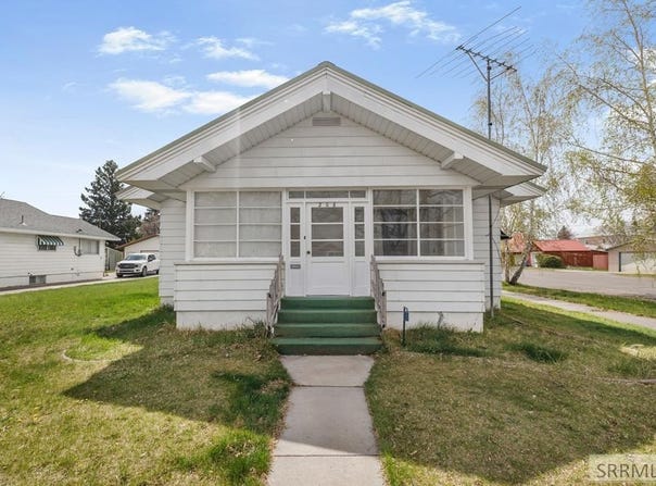 206 E 3rd N, St Anthony, ID 83445