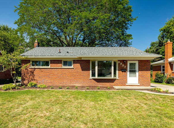8937 Sunbury, Livonia, MI 48150