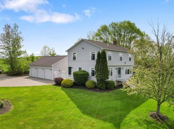 216 Monroe Road, Winterport, ME 04496