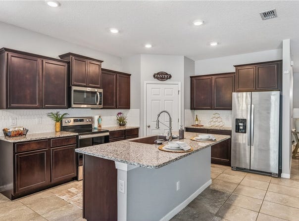 2545 Crowned Eagle Circle SW, Vero Beach, FL 32962