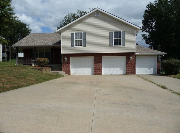 103 Hidden Pines Lane, Warrensburg, MO 64093