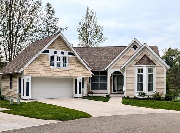 274 Willow Creek Court, Holland, MI 49424